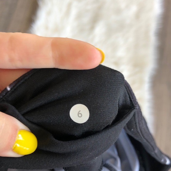 SOLD Lululemon Wunder Under Pant III - Picture 2 of 4